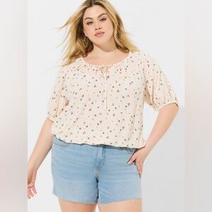 364. Torrid bees and flowers Gauze Blouson Half Sleeve top size 1 (1X)